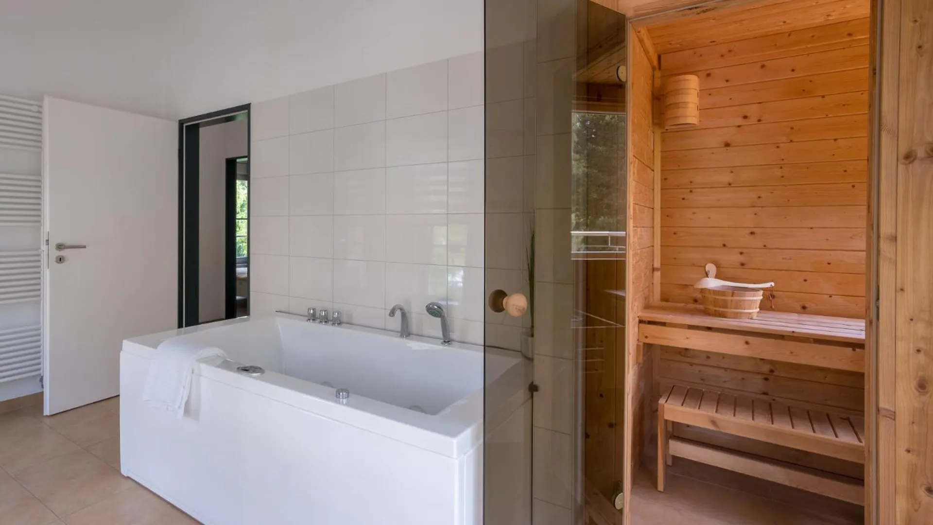 Ferienpark Ruebezahl Am Mueggelsee, Haus 18 Schlehe Mit Eigener Sauna, Idealer Ort Fuer Natur- Und Erholungssuchende, Fuer Radfahrer Und Familien Mit Kindern Berlijn Vakantiehuis